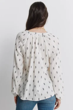 Blouse brod&eacute;e en dentelle