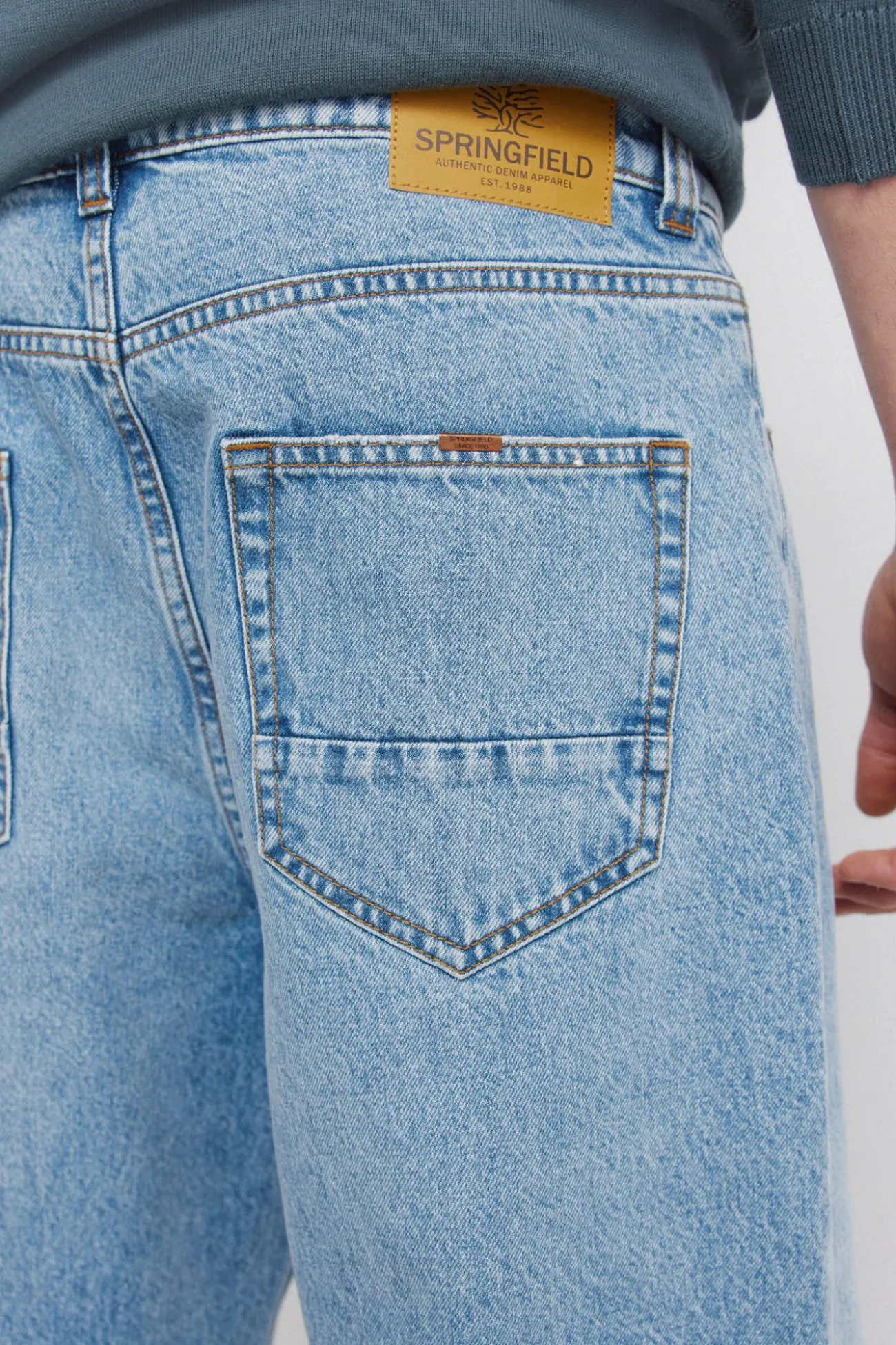 Jeans coupe large surteint