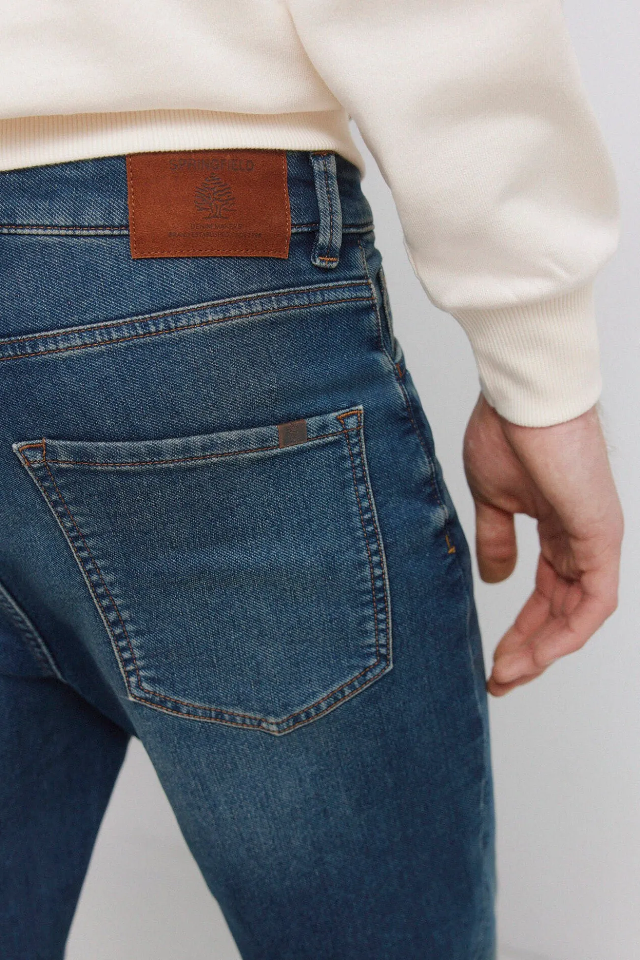 Jeans en knit denim surteint coupe slim