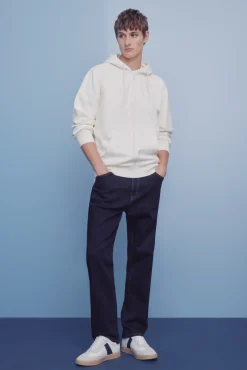 Jeans lav&eacute; d&eacute;sencoll&eacute;