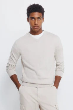 Pull basique à col en V