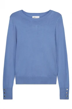 Pull fin boutons poignets