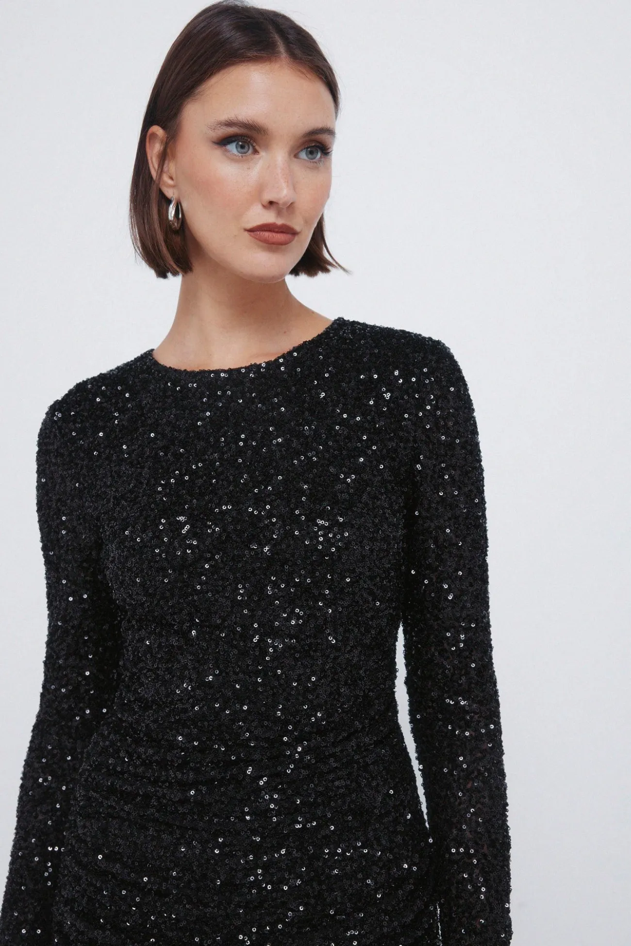 Robe courte drapée à paillettes