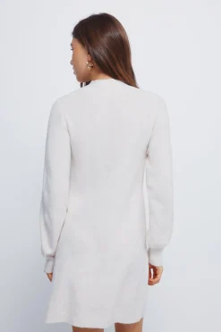 Robe courte en en maille torsadée
