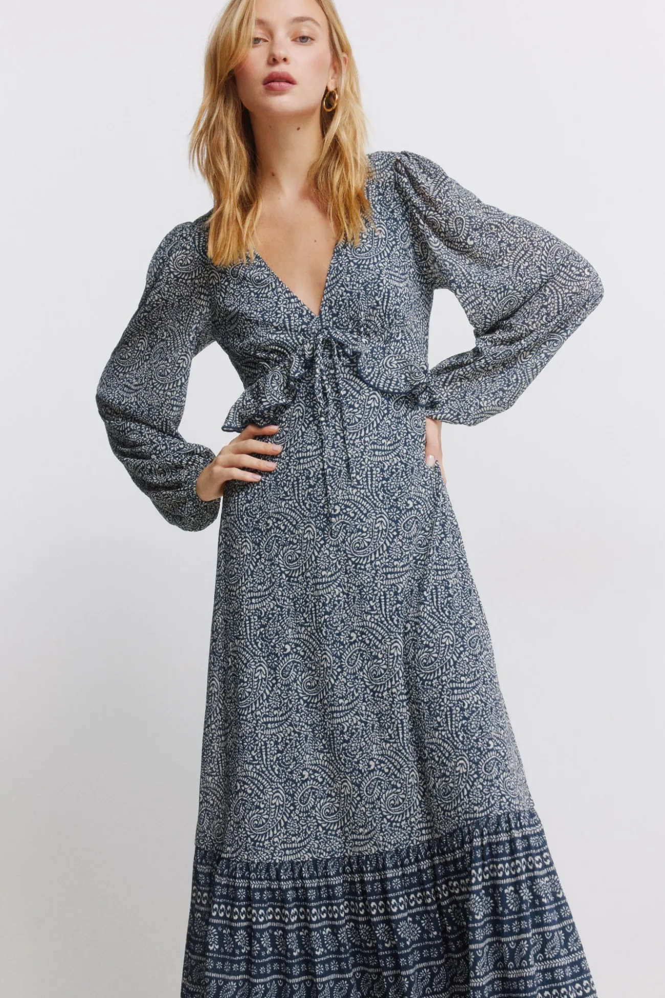 Robe midi à volant