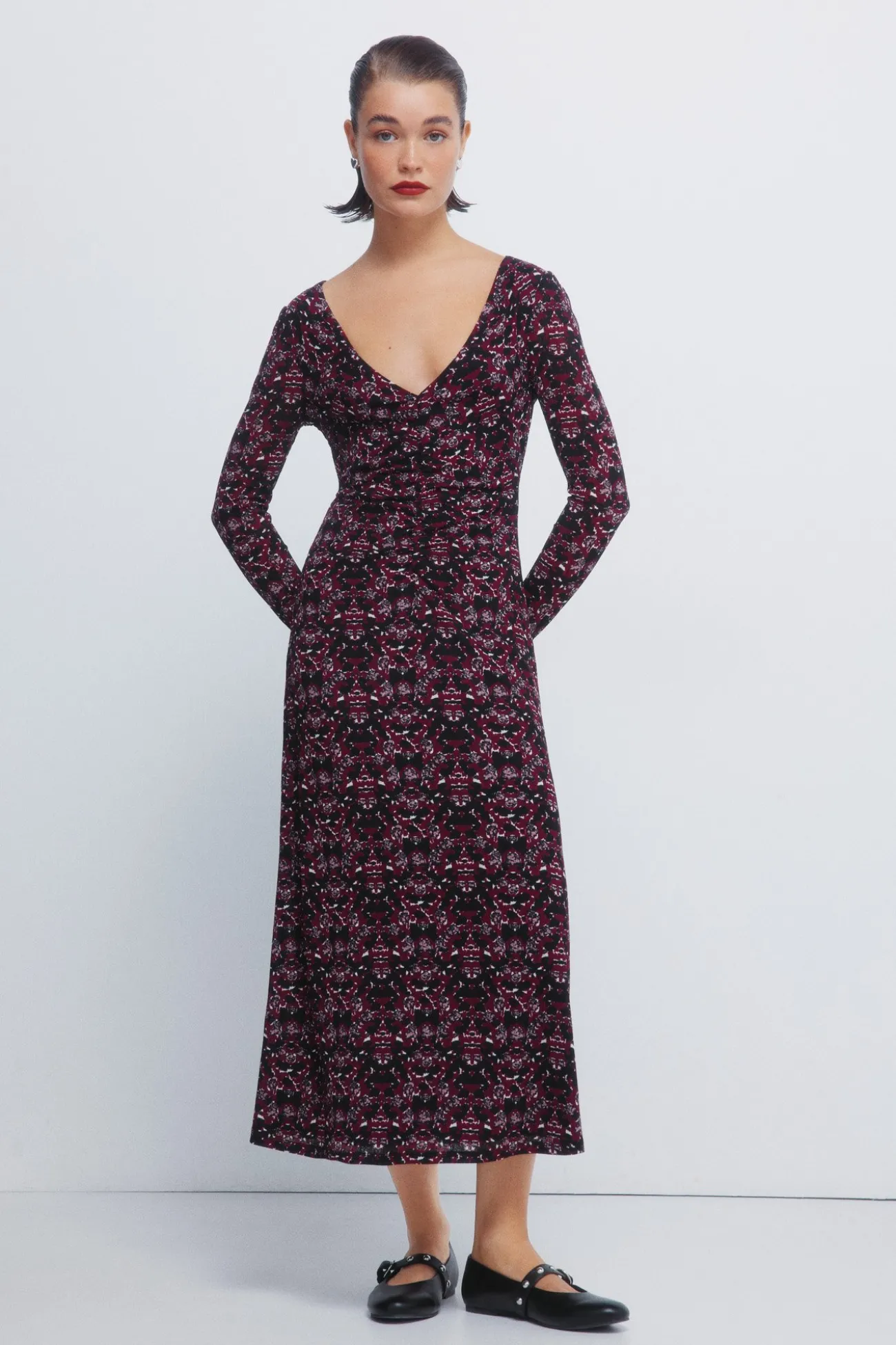 Robe midi imprimé à décolleté froncé