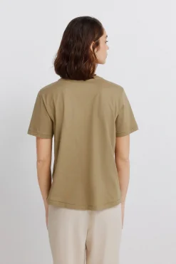 T-shirt &agrave; manches courtes &agrave; clous
