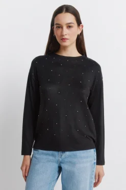 T-shirt clout&eacute; sur le devant
