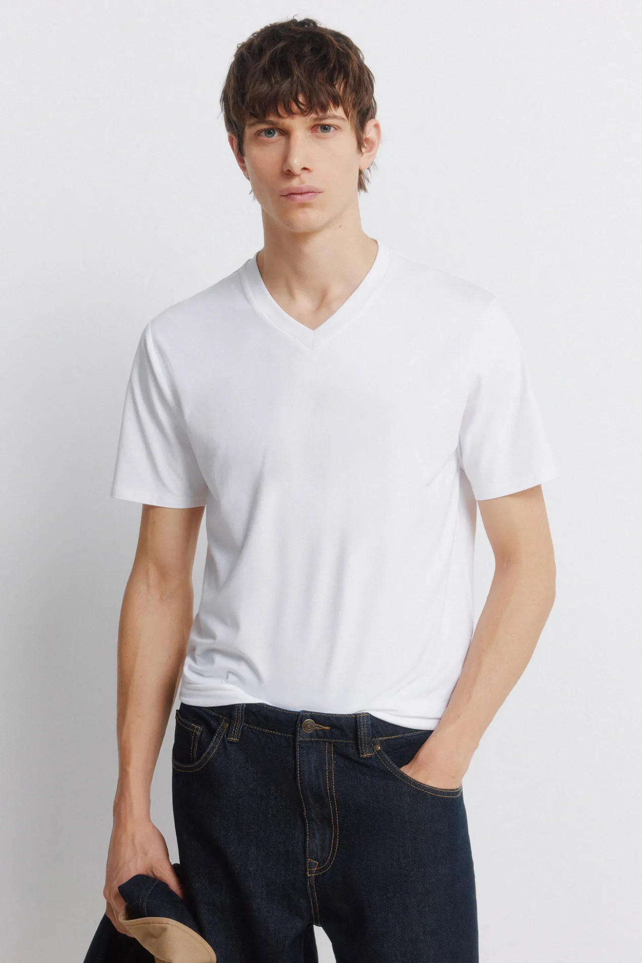 T-shirt col en V coupe slim en lycra