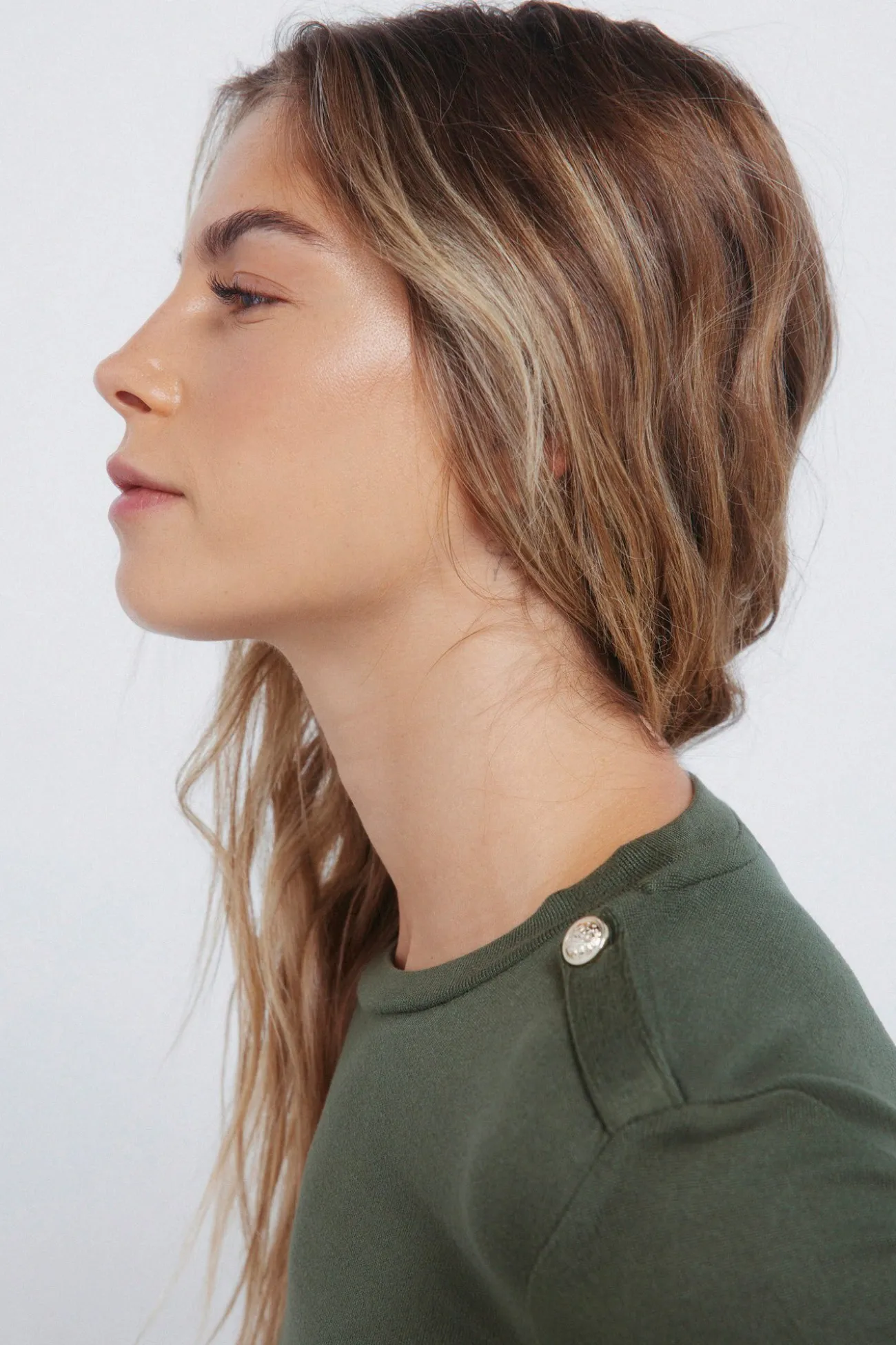 T-shirt en maille découpé avec boucle d'épaule